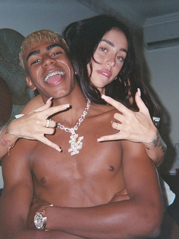 Yamal và bạn gái Nicki Nicole trong khoảnh khắc tình cảm