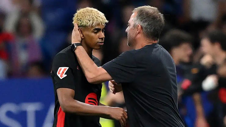 HLV Flick tức giận với cách tuyển Tây Ban Nha đối xử với Yamal