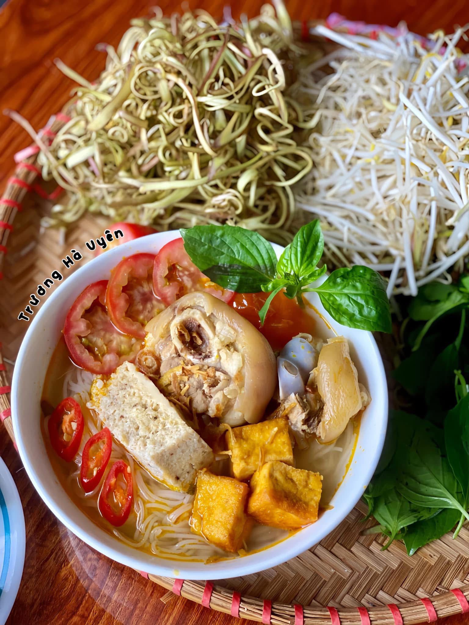 Bún riêu chả ghẹ