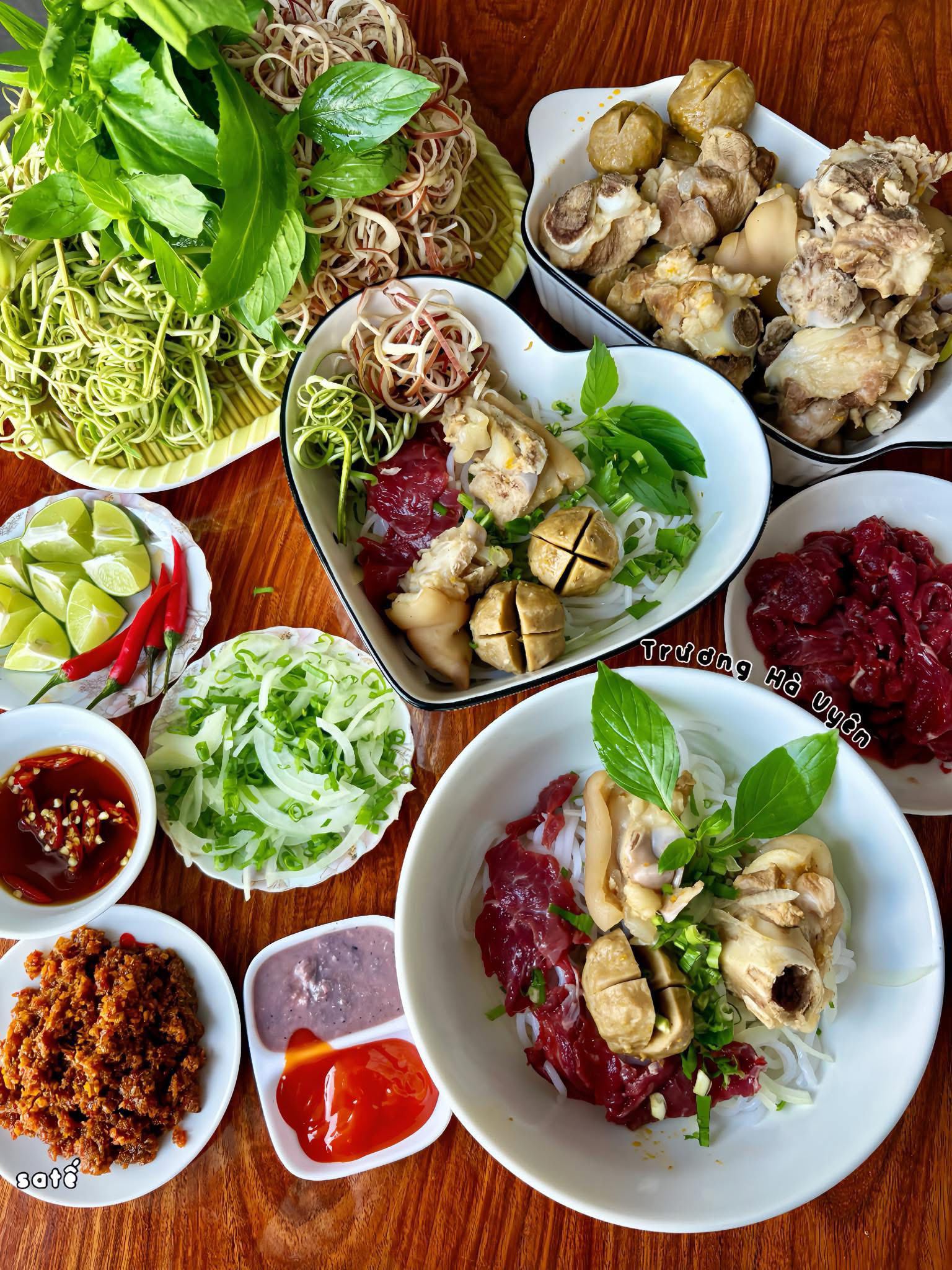 Bún bò giò heo