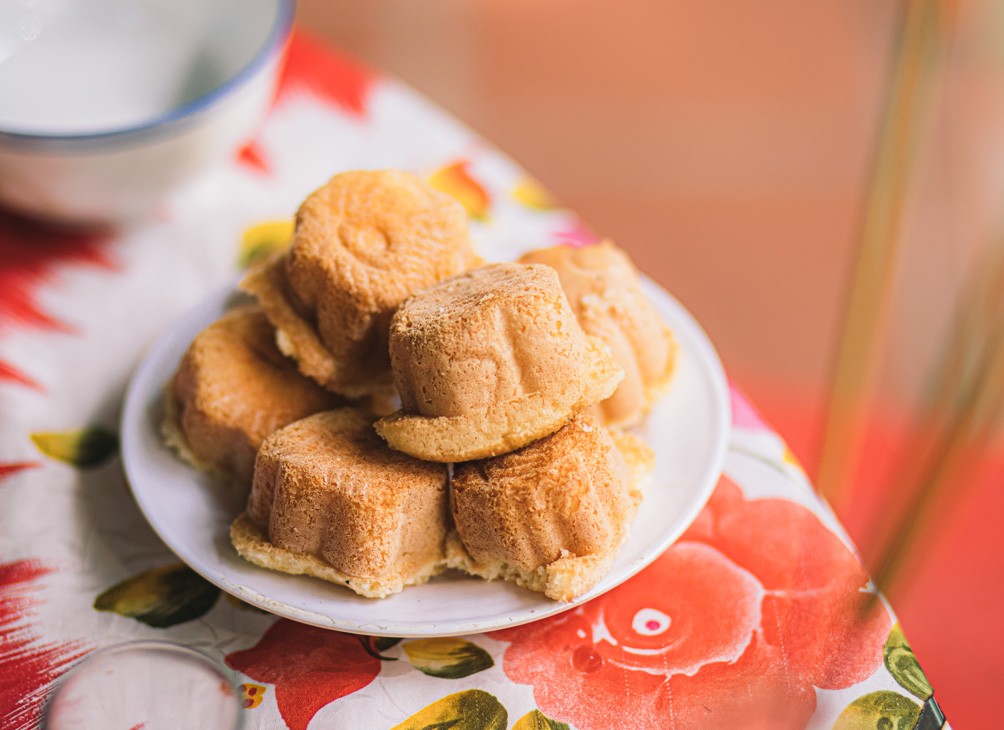 Bánh bông lan.