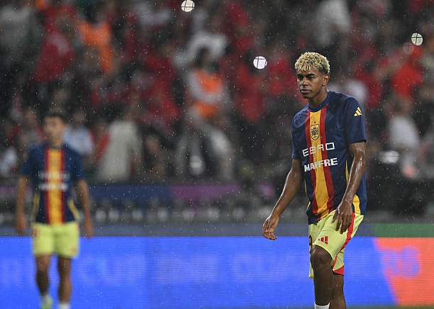 Yamal chấn thương ở tuyển khiến Barcelona phải thay thế anh