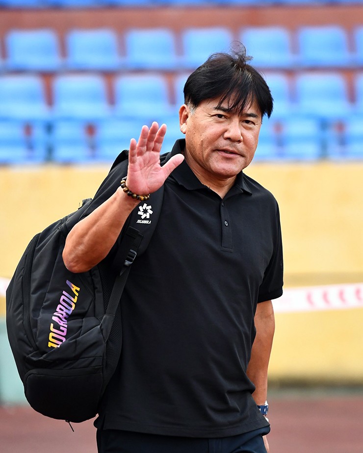 HLV Makoto chính thức chia tay Hà Nội FC.