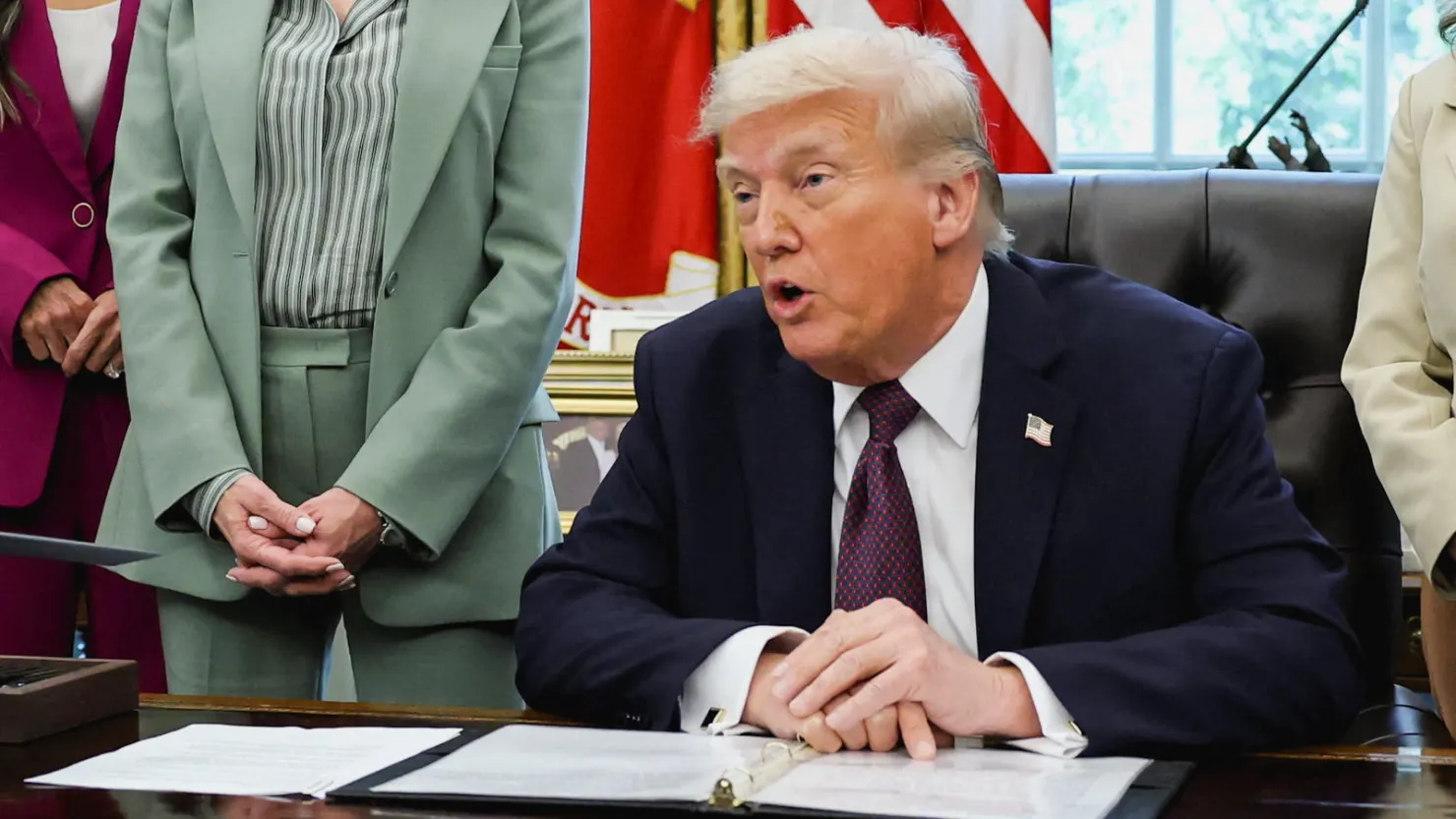 Ông Trump kiện The New York Times 15 tỷ USD vì cáo buộc bôi nhọ danh dự - 1