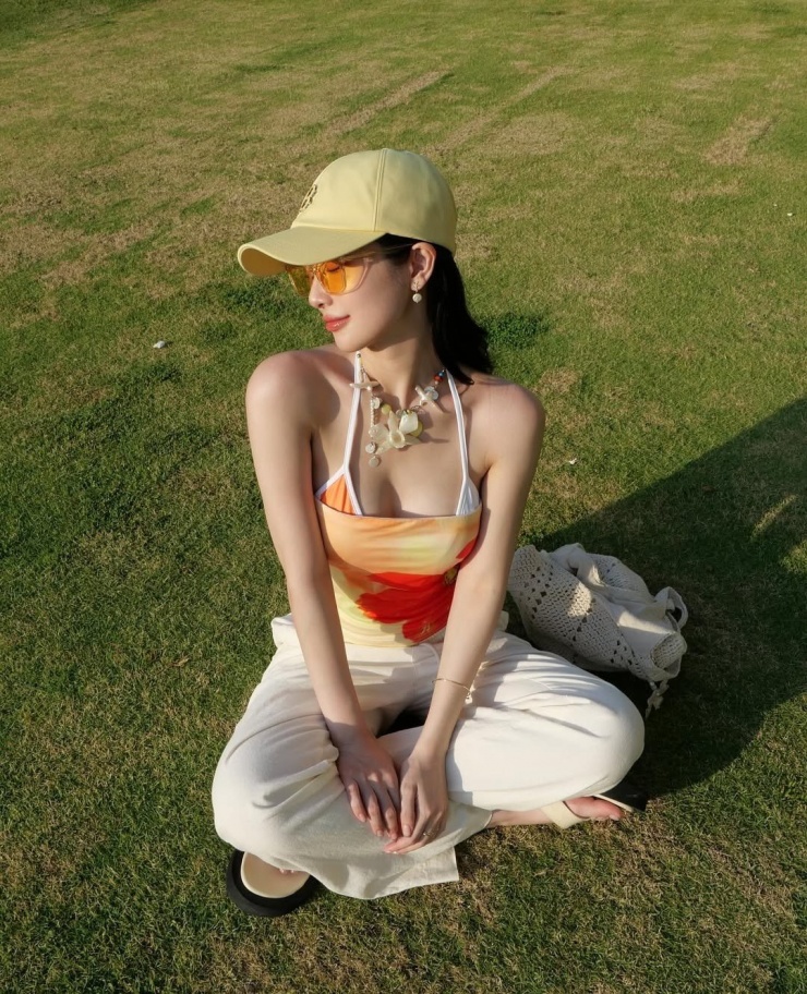 Sau thời gian dài dồn sức cho dự án điện ảnh mới, Jun Vũ đã có chuyến nghỉ dưỡng thư giãn, 'chiêu đãi' người hâm mộ loạt ảnh check-in cực xinh. (Ảnh: IGNV)