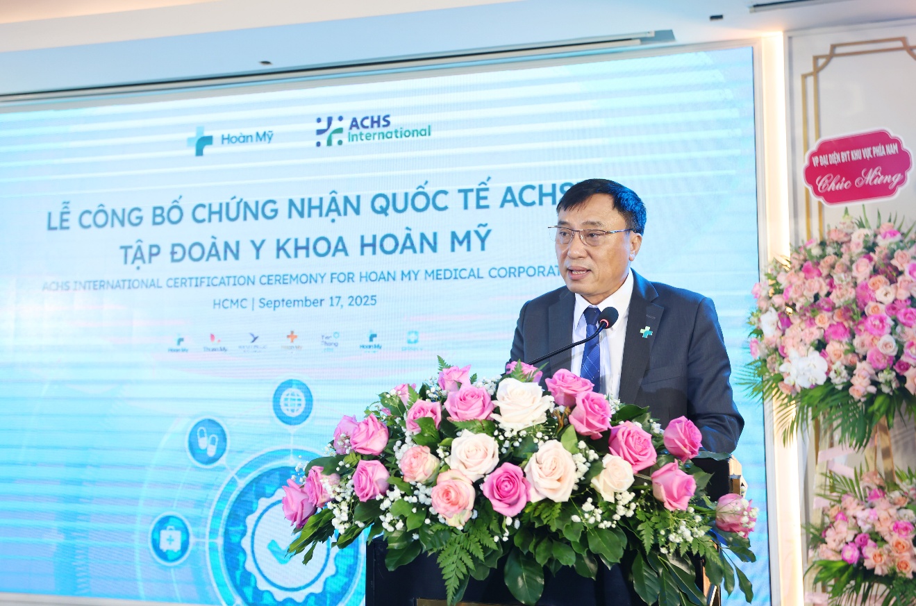 BS.CKII Đào Văn Sinh, Trưởng Đại diện Văn phòng Bộ Y tế tại TP.HCM, Chánh Văn phòng Bộ Y tế phát biểu tại Lễ công bố. Ảnh: HM