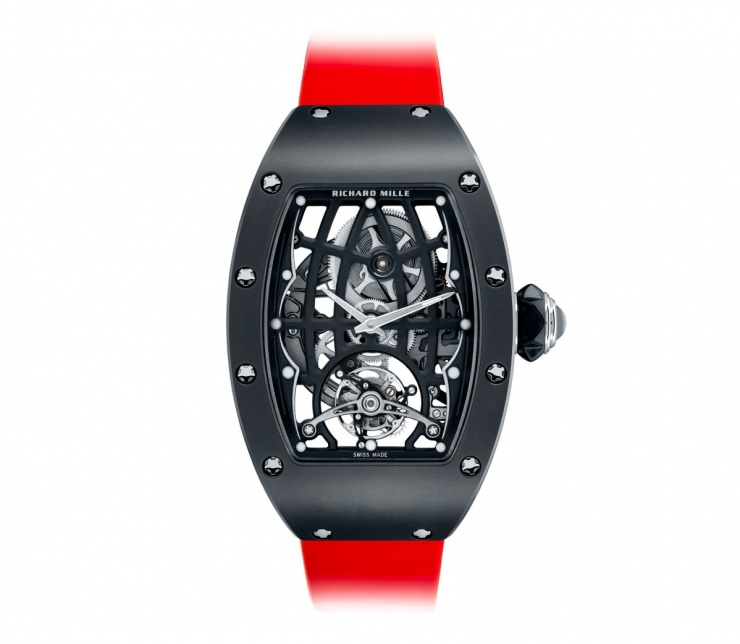 Thiết kế RM 74-01 Automatic Winding Tourbillon được rao bán trên các trang web uy tín với giá dao động 400.000 - 550.000 USD (10,5 tỷ - 14,5 tỷ đồng), trở thành một trong những món đồ đắt đỏ bậc nhất của bà mẹ hai con.