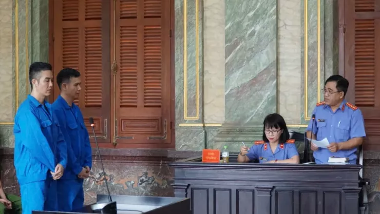 Đại diện VKSND TP.HCM luận tội đối với 2 bị cáo. Ảnh: SONG MAI