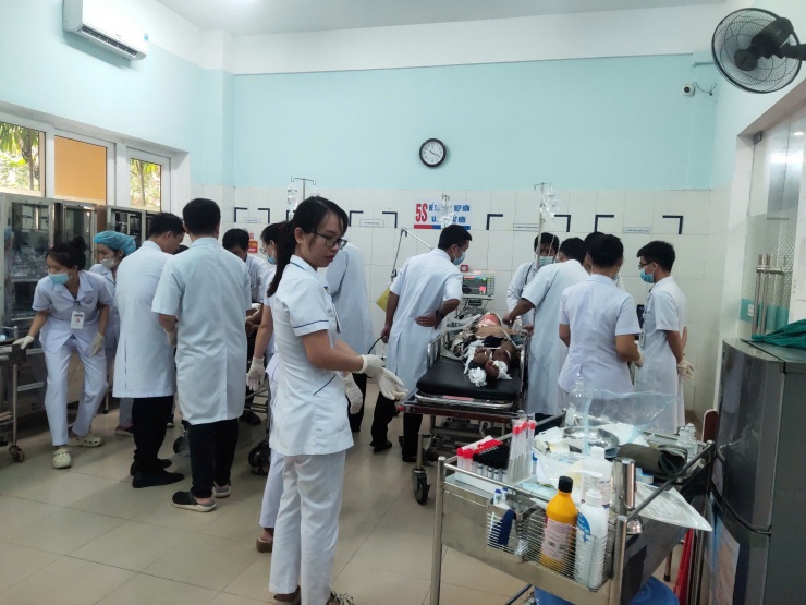 Hiện 3 bệnh nhân nặng được chuyển về Bệnh viện Đa khoa tỉnh Quảng Trị.