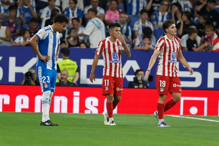 Atletico không có Alvarez lẫn Almada. Ảnh: EFE