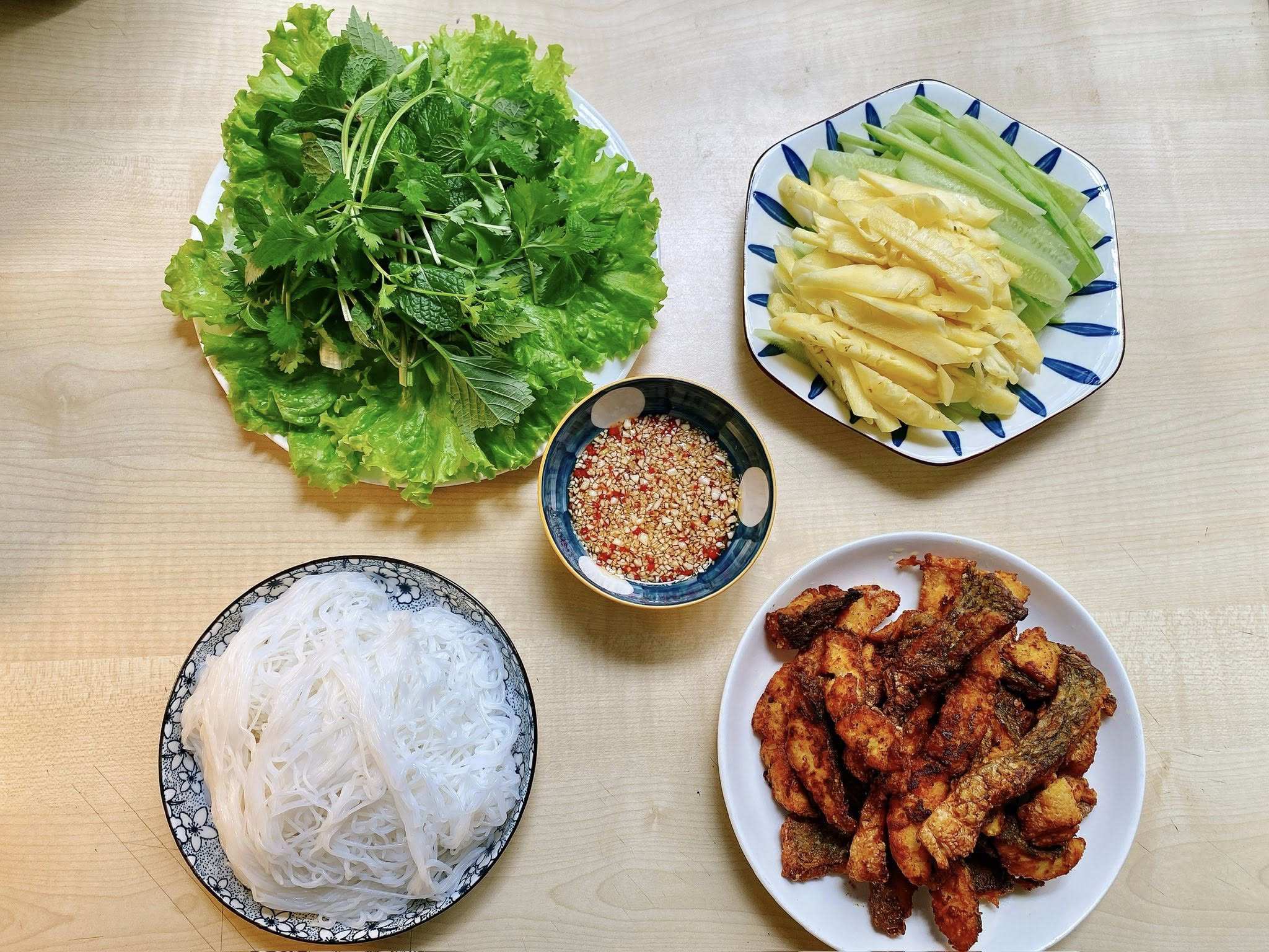 Bún cá chấm