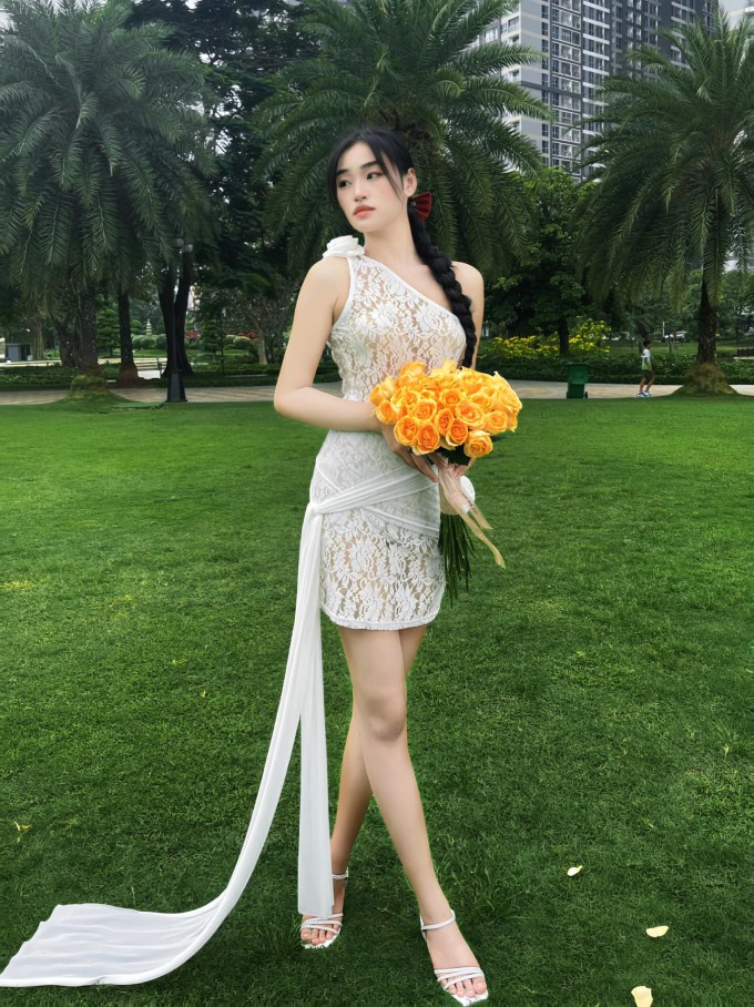 Yến Nhi mặc thời thượng, được khán giả nói trông như tiểu thư con nhà giàu.