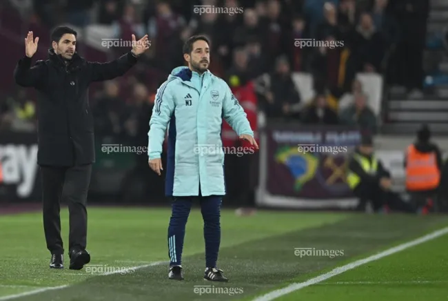 Trợ lý Nicolas Jover là cánh tay phải đắc lực của HLV Mikel Arteta ở Arsenal sẽ giúp tuyển Saudi Arabia chơi vòng loại World Cup 2026. Ảnh: EPA.