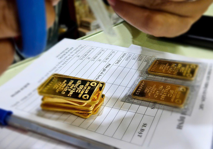 Giá vàng miếng SJC thu hẹp cách biệt với giá thế giới