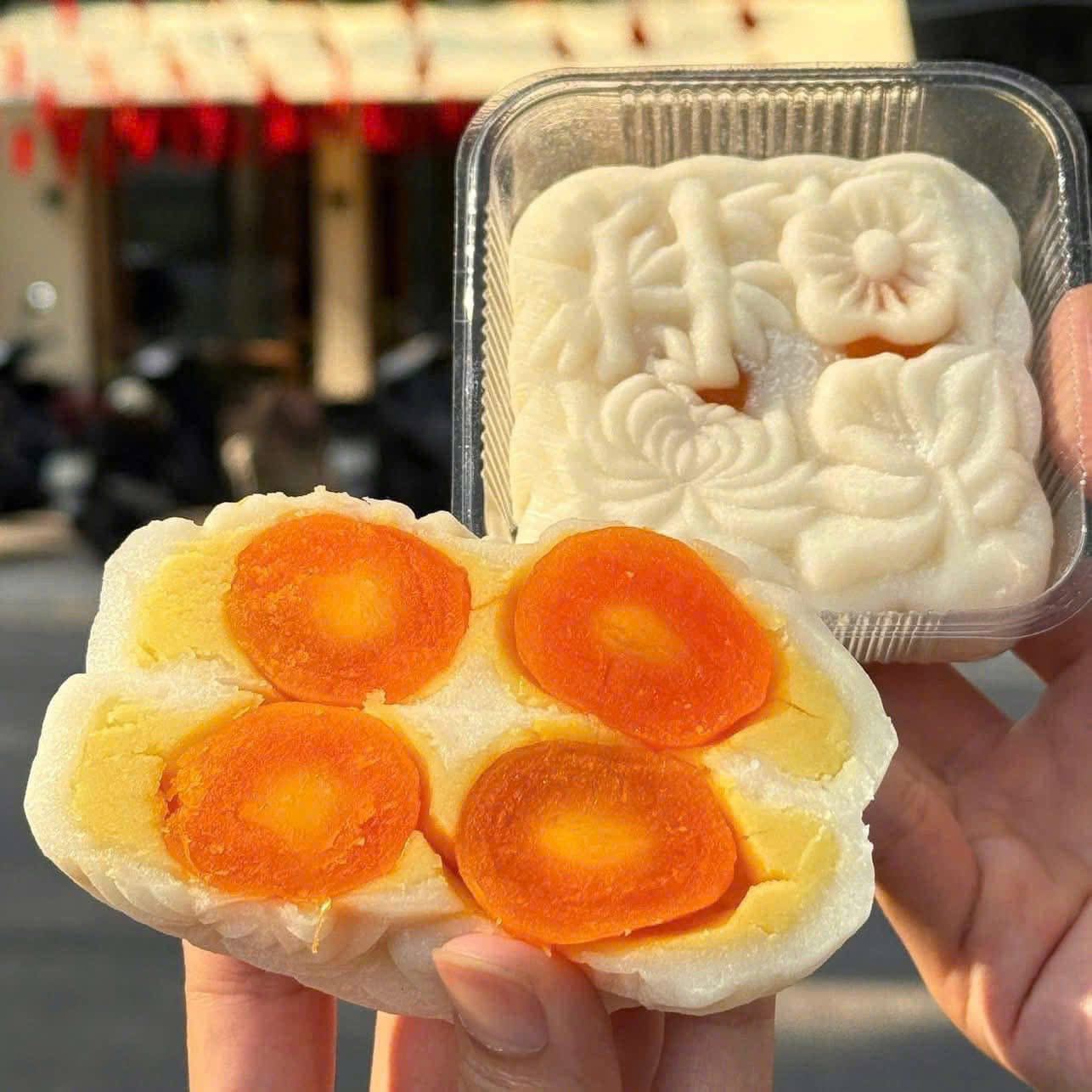 Chiếc bánh được mệnh danh là "bánh thị phi" đang hot khắp các nền tảng MXH.