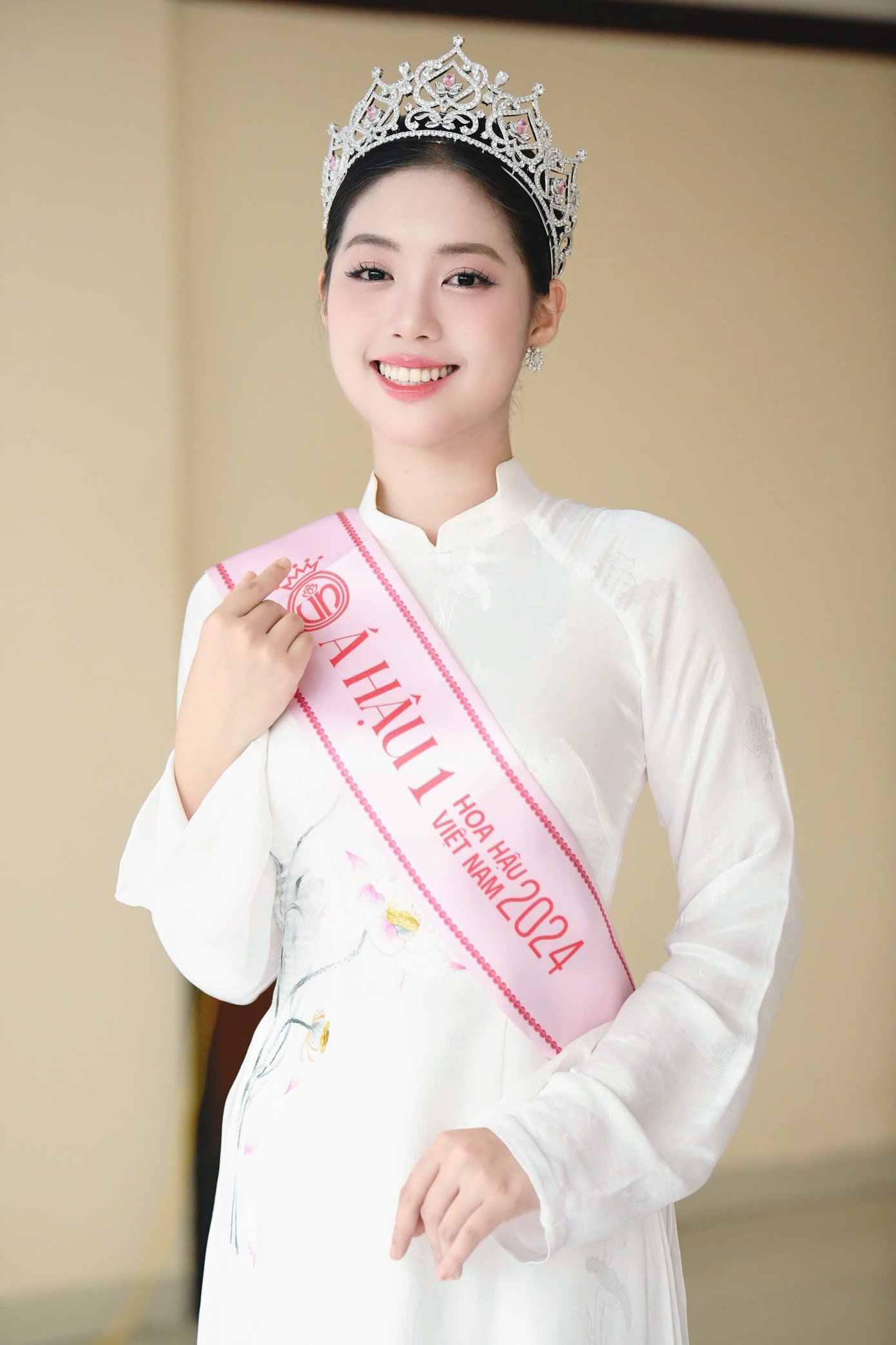 Là nữ quân nhân đầu tiên tham gia cuộc thi sắc đẹp và đăng quang Á hậu, Châu Anh cảm thấy đây là sự may mắn và cũng là dấu mốc đặc biệt, không chỉ với bản thân mà còn với Quân đội Nhân dân Việt Nam.