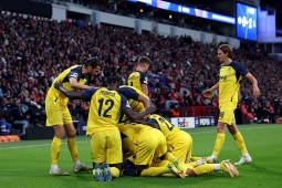 Địa chấn Cúp C1: Tân binh hạ gục cựu vương châu Âu, viết tiếp câu chuyện cổ tích