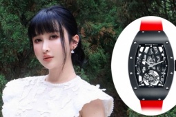 Vợ đại gia Minh 'Nhựa' sắm đồng hồ hơn 10 tỷ đồng