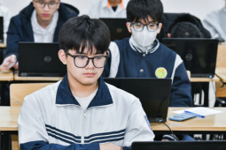 Chính phủ yêu cầu thi tốt nghiệp THPT, thi đại học trên máy tính