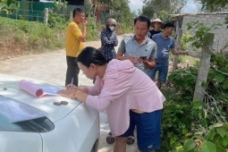 Trăm ô tô đổ về một xã ở Hà Tĩnh săn đất, giá 'nhảy số' từng ngày