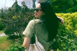 Đặng Thu Thảo sành điệu với túi hiệu trăm triệu đồng
