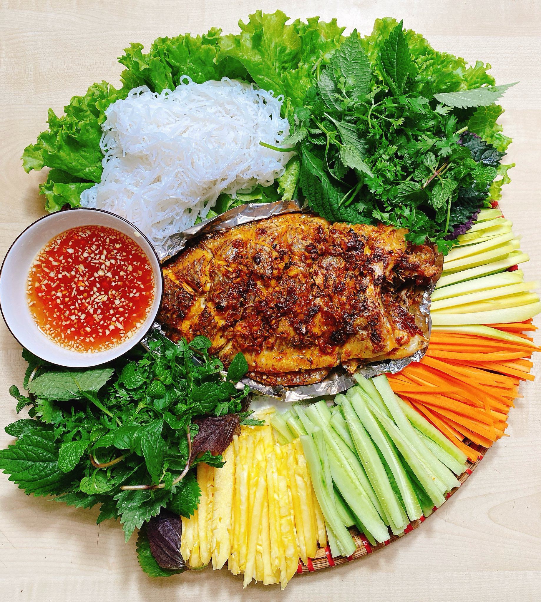 Cá diêu hồng nướng cuốn bánh tráng