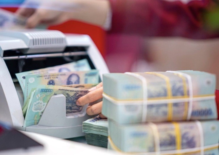 Lượng tiền nhàn rỗi người dân và doanh nghiệp mang gửi tiết kiệm lấy lãi nửa đầu năm tăng mạnh