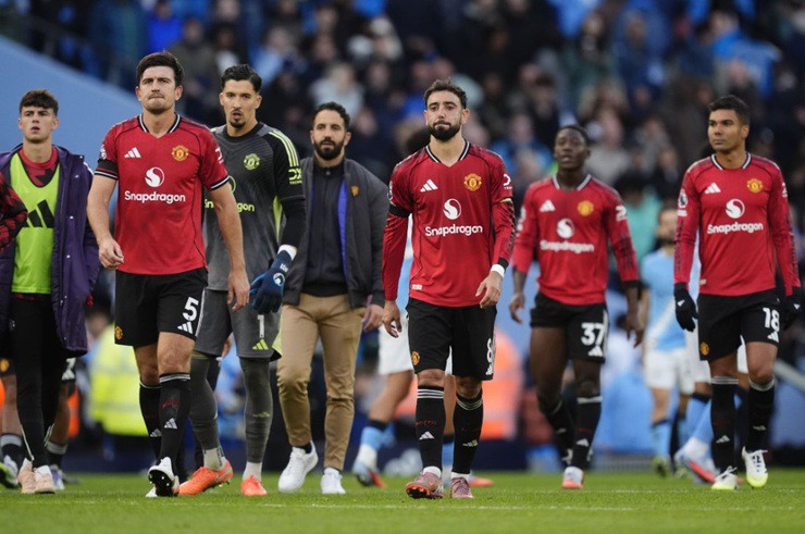 MU có màn trình diễn đáng thất vọng trên sân cỏ