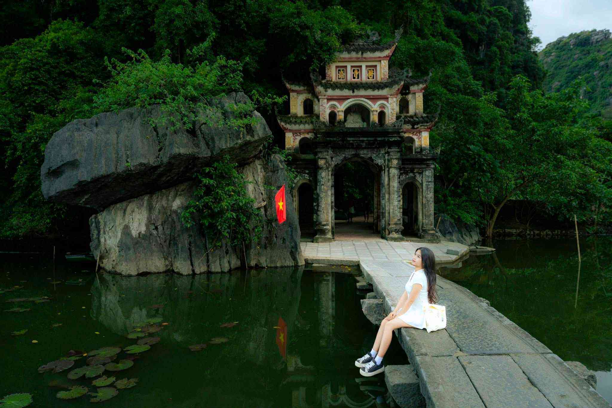 Hoa súng đầu thu ở Tam Cốc khiến du khách quên lối về - 9