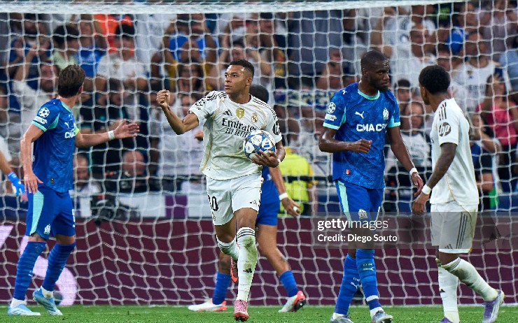 Mbappe ghi cú đúp giúp Real Madrid giành chiến thắng trước Marseille