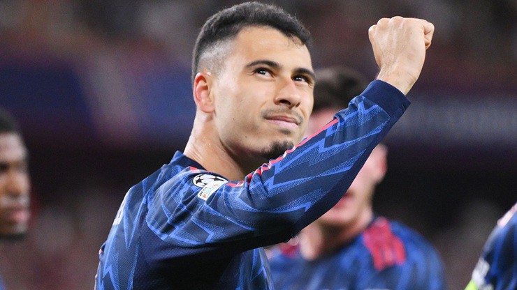 Martinelli ghi bàn mở tỷ số cho Arsenal, chỉ 36 giây sau khi vào sân thay người