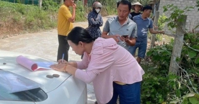 Trăm ô tô đổ về một xã ở Hà Tĩnh săn đất, giá "...