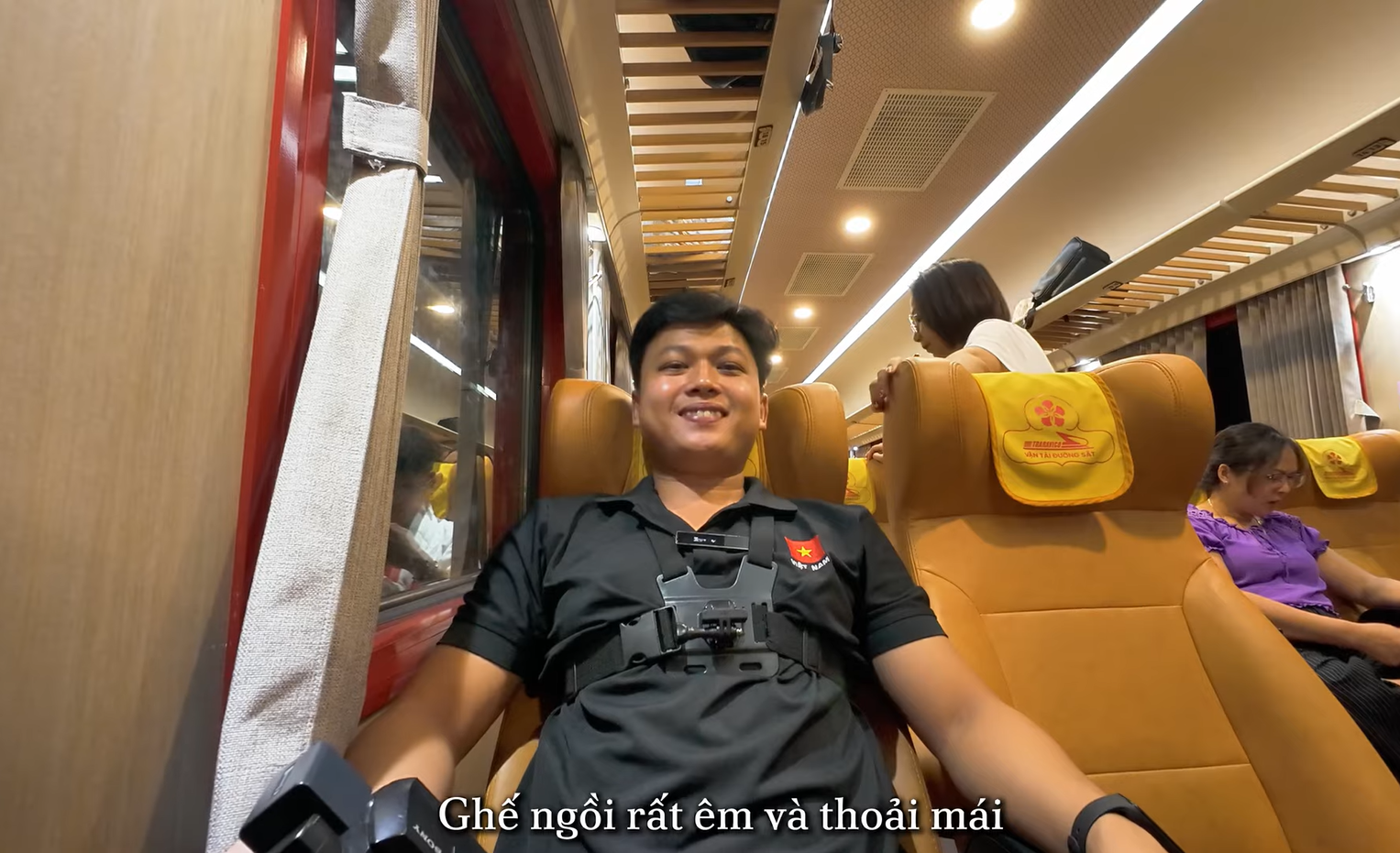 Chàng trai miền Nam trải nghiệm khoang ghế ngồi mềm cao cấp