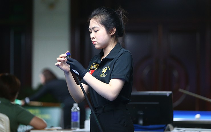 Carom 3 băng nữ năm nay mang đến những tín hiệu tích cực khi xuất hiện nhiều “bóng hồng” trẻ, tài năng và xinh đẹp. Nguyễn Tú Trinh là một trong số này.