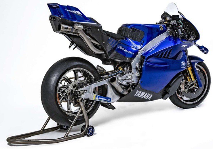Yamaha vén màn bí mật siêu mô tô YZR-M1 V-four 2026 - 4