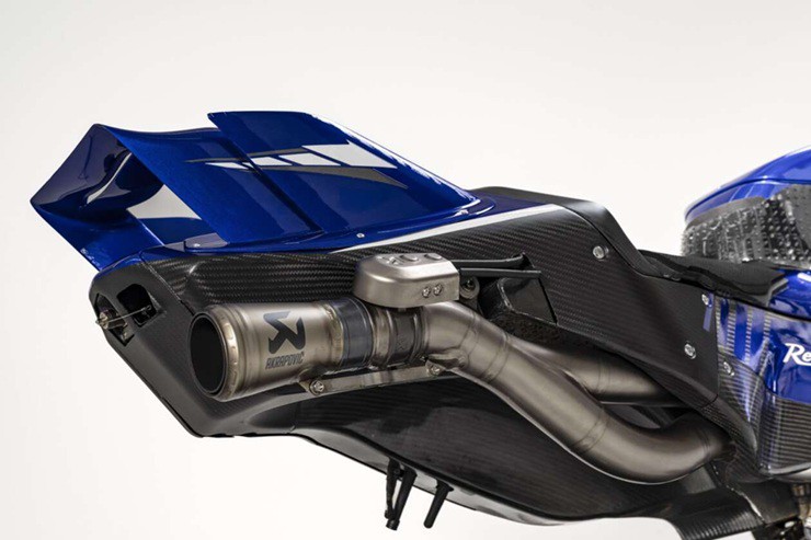 Yamaha vén màn bí mật siêu mô tô YZR-M1 V-four 2026 - 3