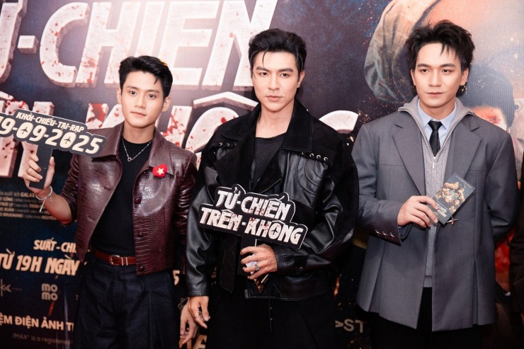 Bộ ba mỹ nam dự buổi ra mắt phim Tử Chiến Trên Không.