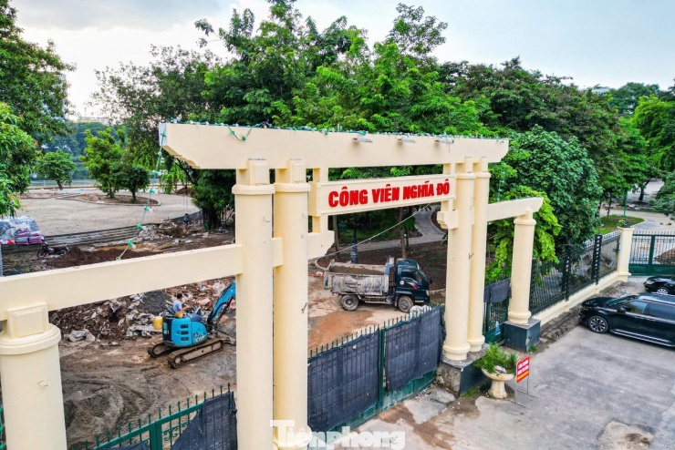 Cầu đi bộ hình cây đàn lạ trong công viên Nghĩa Đô - 3