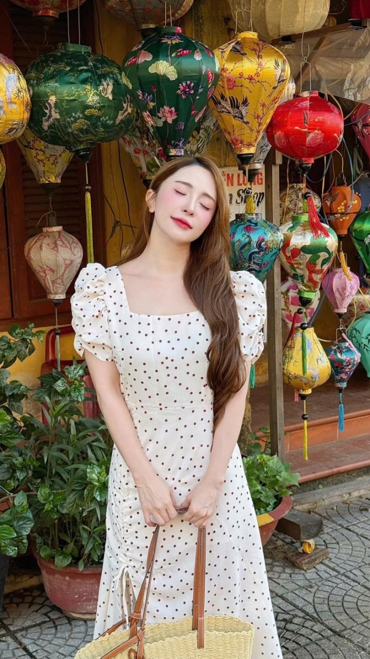 Diễn viên Quỳnh Nga như công chúa xuống phố.