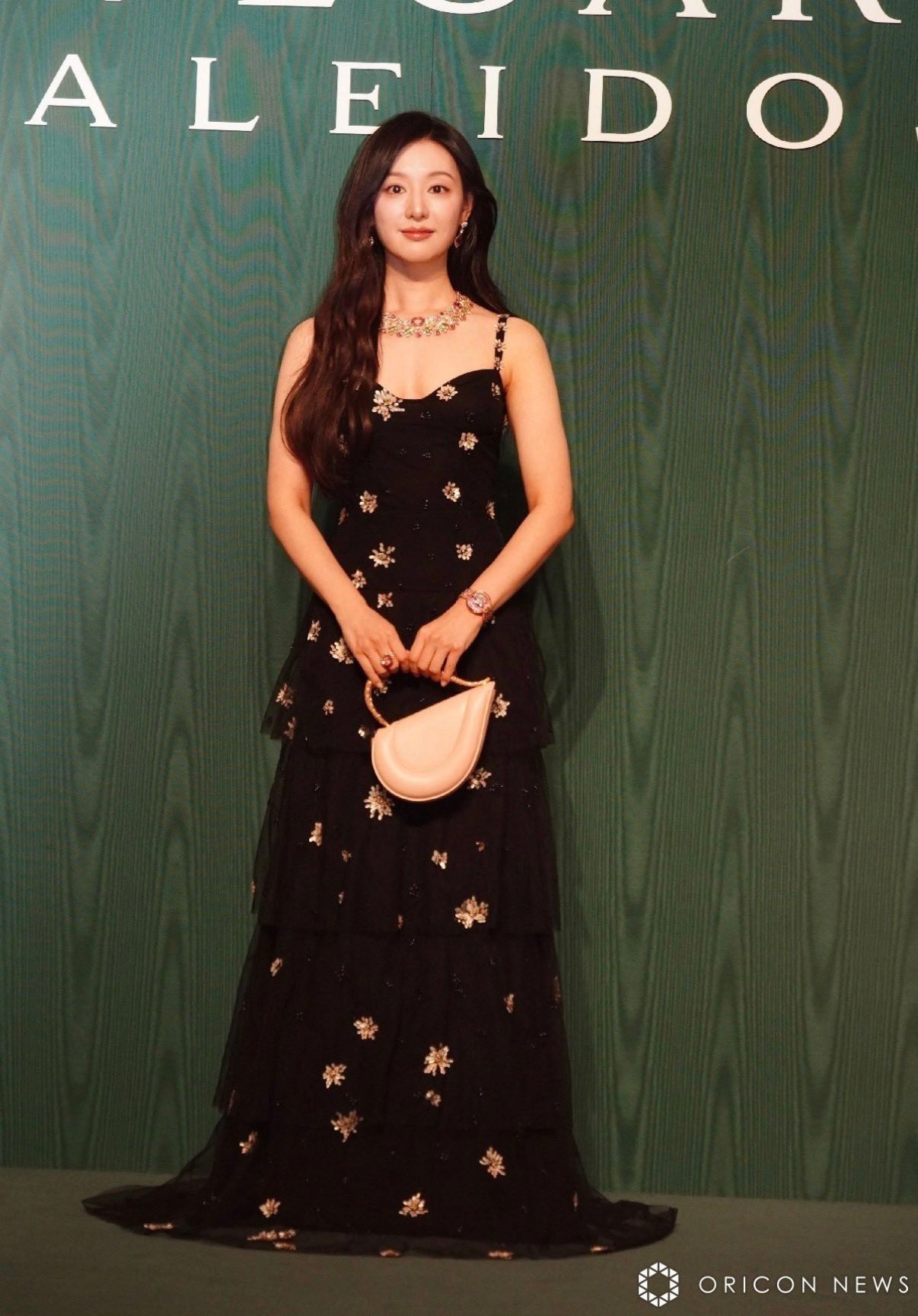 "Nữ hoàng nước mắt" Kim Ji Won đọ sắc "công chúa" Wonyoung, chỉ một từ "đỉnh"! - 2