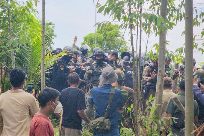 Lính Thái Lan bắn đạn cao su vào người biểu tình Campuchia ở biên giới - 1