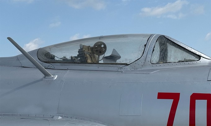 Cận cảnh buồng lái nguyên mẫu UAV J-6 trong ảnh công bố ngày 18/9. Ảnh: X/Rupprecht Deino