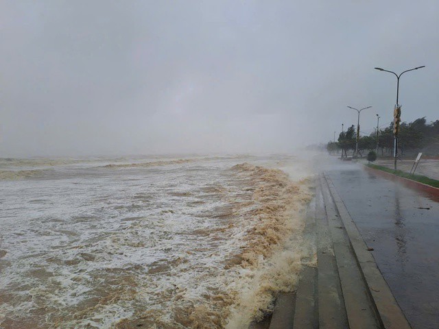 Cảnh báo xuất hiện bão rất mạnh ngay sau bão số 8.