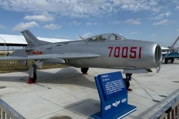 Trung Quốc ra mắt UAV chế tạo từ tiêm kích 'bản sao MiG-19'