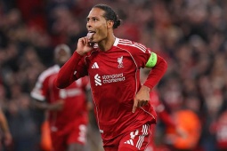 Liverpool thắng nghẹt thở Atletico: Van Dijk nói mình là  " người may mắn " , Isak được khen ngợi