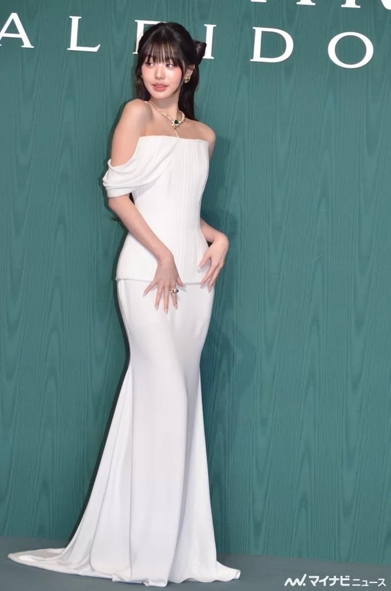 "Nữ hoàng nước mắt" Kim Ji Won đọ sắc "công chúa" Wonyoung, chỉ một từ "đỉnh"! - 7