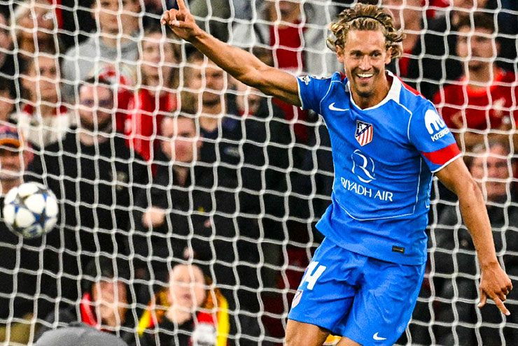 Cơn ác mộng Llorente tái hiện với Liverpool