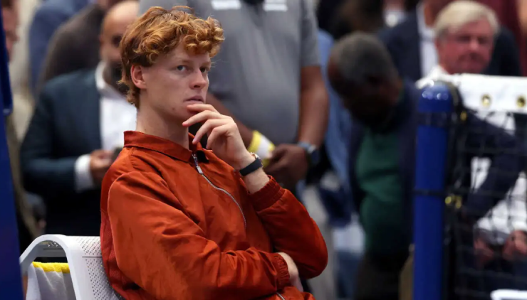 Sinner được đánh giá là tay vợt có lối chơi hoàn hảo nhưng tỷ lệ giao bóng 1 vào sân của anh chỉ đứng hạng 54 thế giới