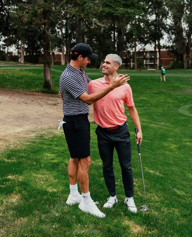 Federer chia sẻ khoảnh khắc chơi golf cùng Alcaraz