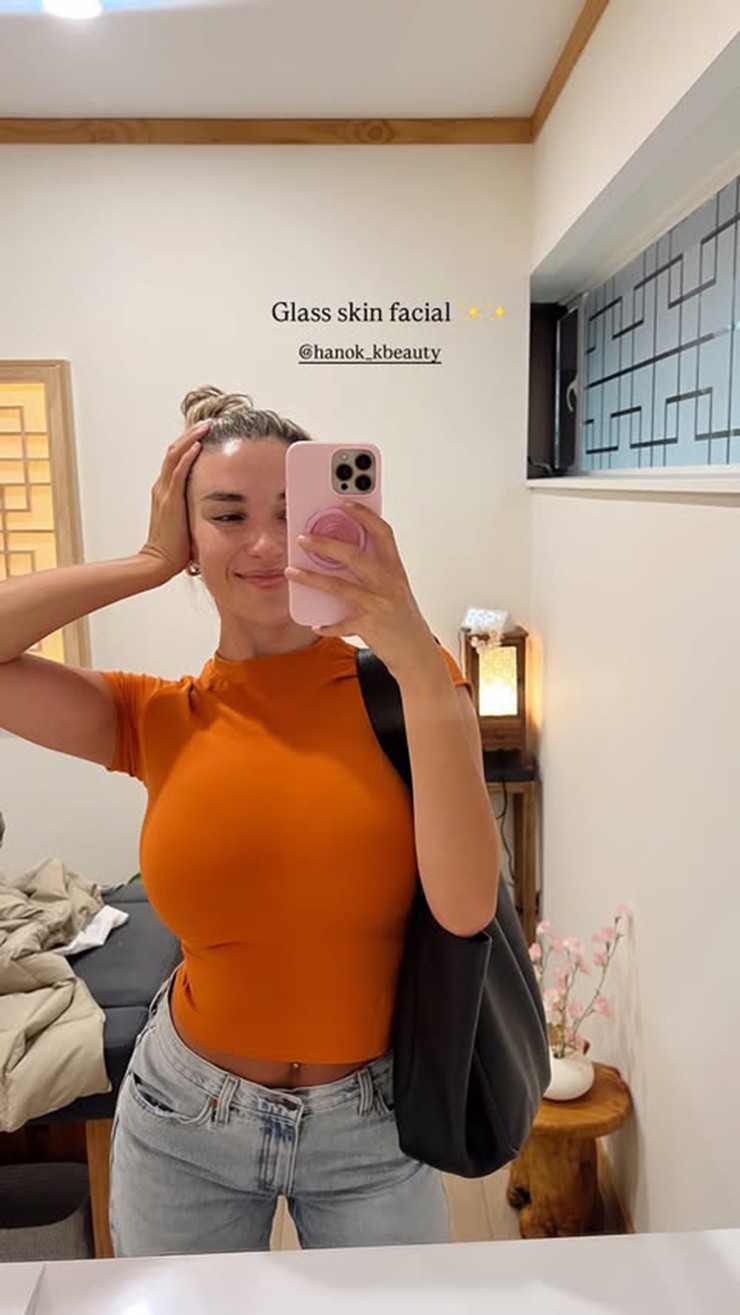 “Nữ thần bóng chuyền” Kayla Simmons tung ảnh gợi cảm, mạng xã hội dậy sóng - 4